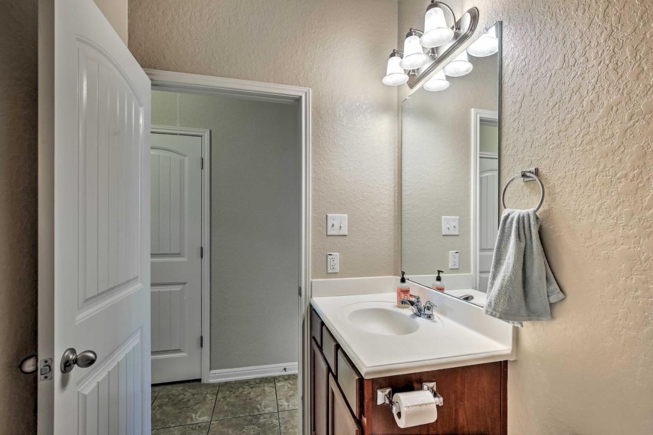 San Antonio Home With Yard About 8 Mi To Lackland! Экстерьер фото