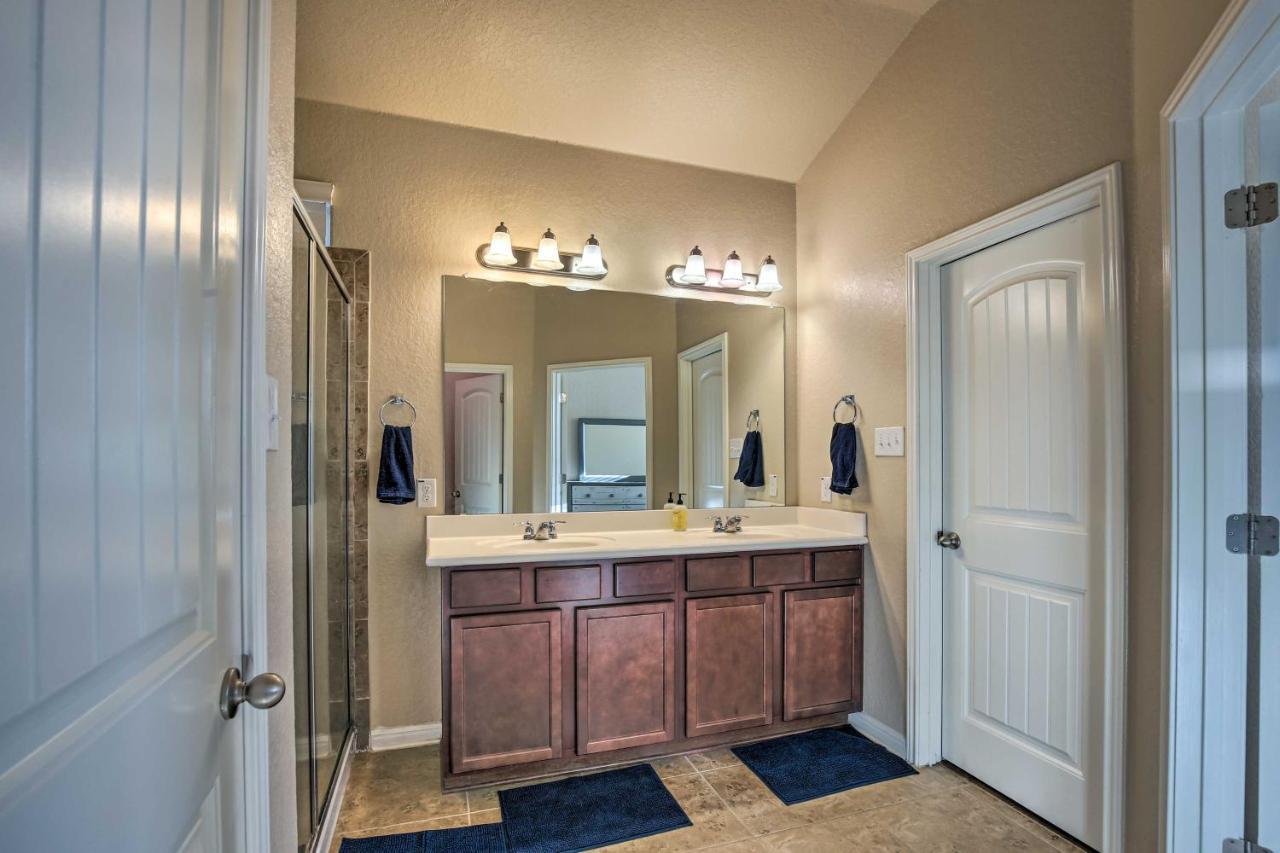 San Antonio Home With Yard About 8 Mi To Lackland! Экстерьер фото
